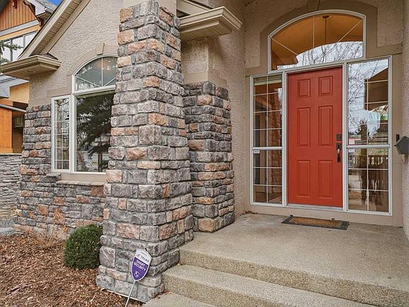 5th image of 19 E Discovery Ridge Cv SW