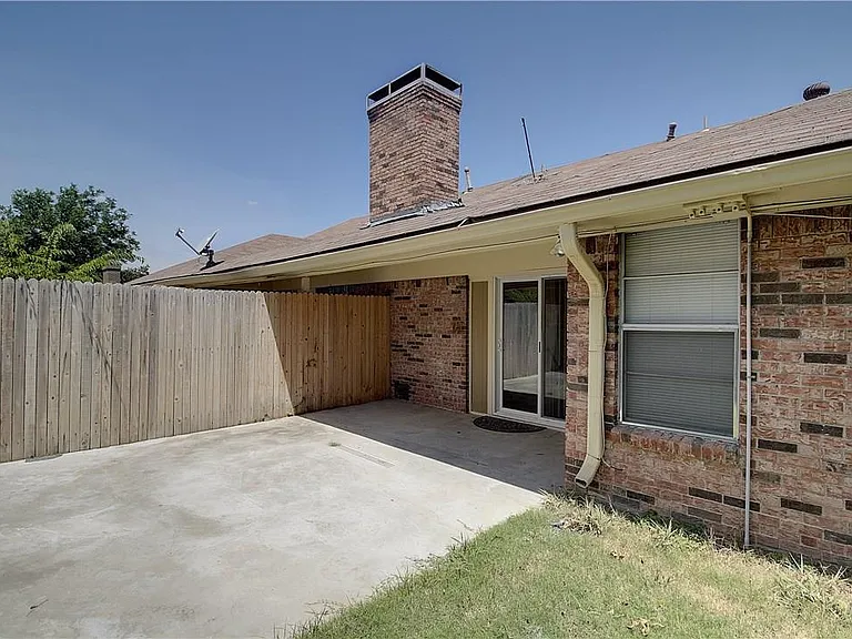7708 Dentcrest Dr — Photo 21