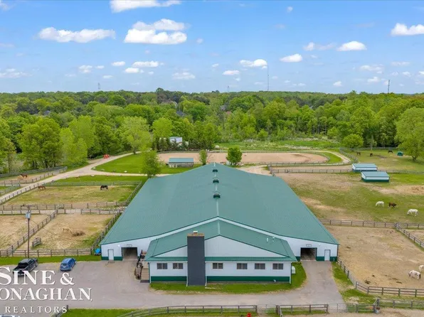 270 N Rochester Rd, Leonard, MI 48367