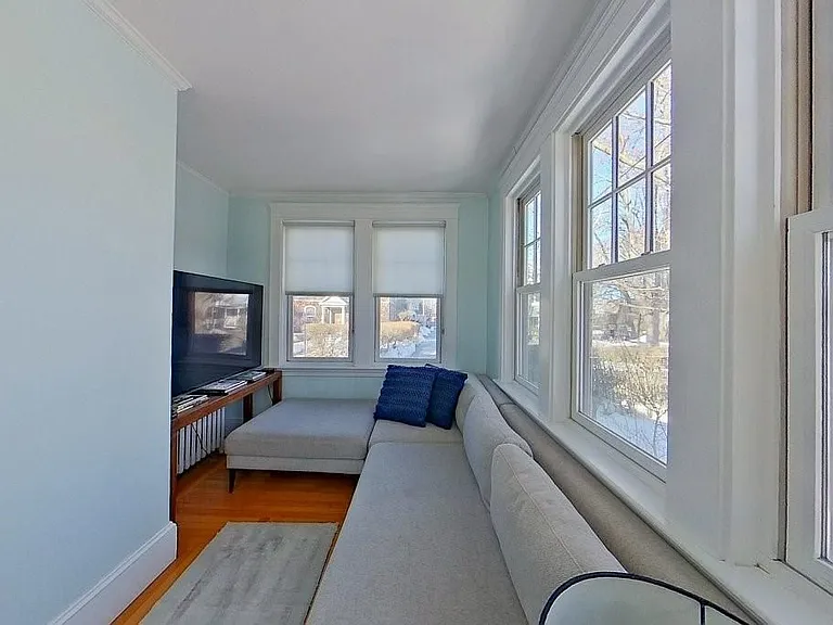 27 Cranston Ave — Photo 9