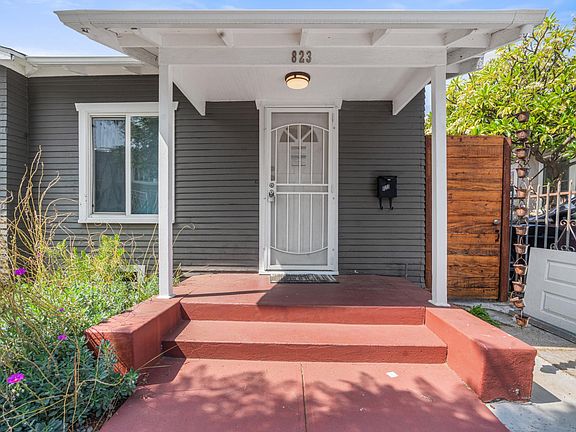3rd image of 823 N Oxford Ave #823