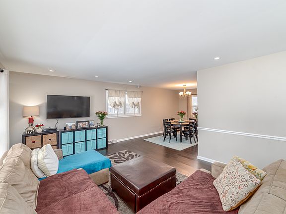 3rd image of 5919 Sherman Dr