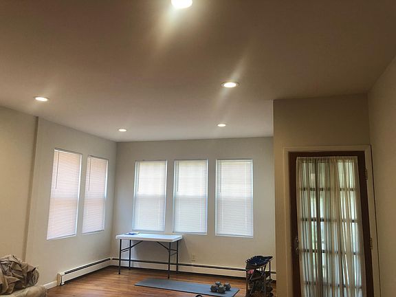 4th image of 22 Forest Ave #G