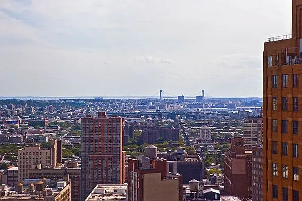 Rented by BLU Real Estate | media 18