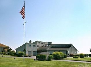 202 Pace Dr S, West Islip, NY 11795