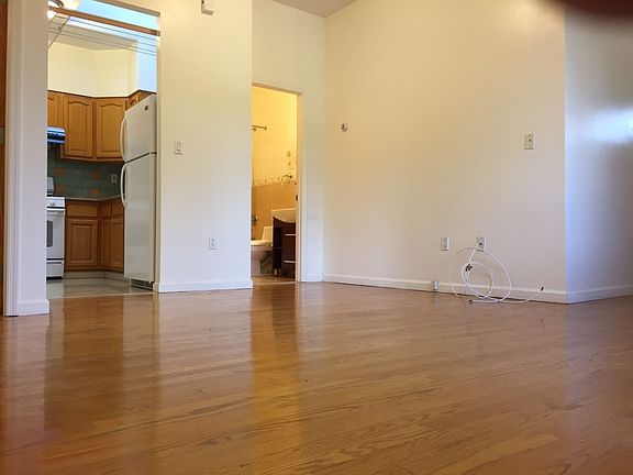 Living Room/Dining Area