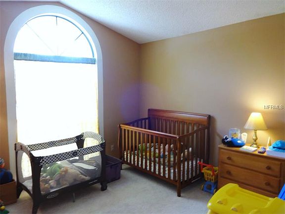 3rd image of 814 Avon Ct