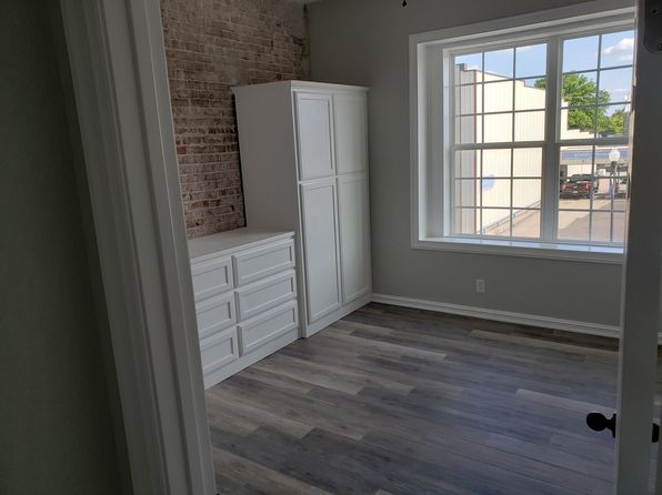215 E Rogers Blvd #B