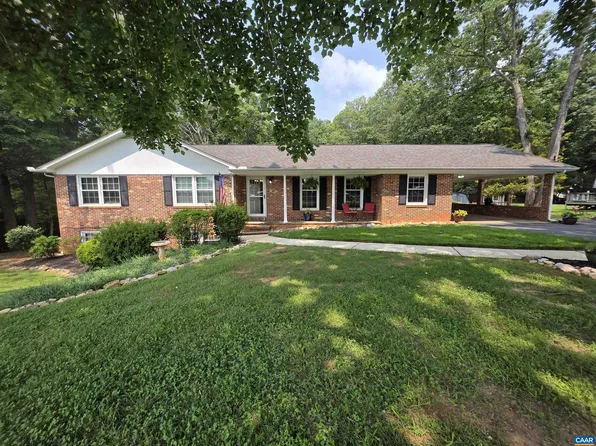 386 Fairlane Dr, Stanardsville, VA 22973