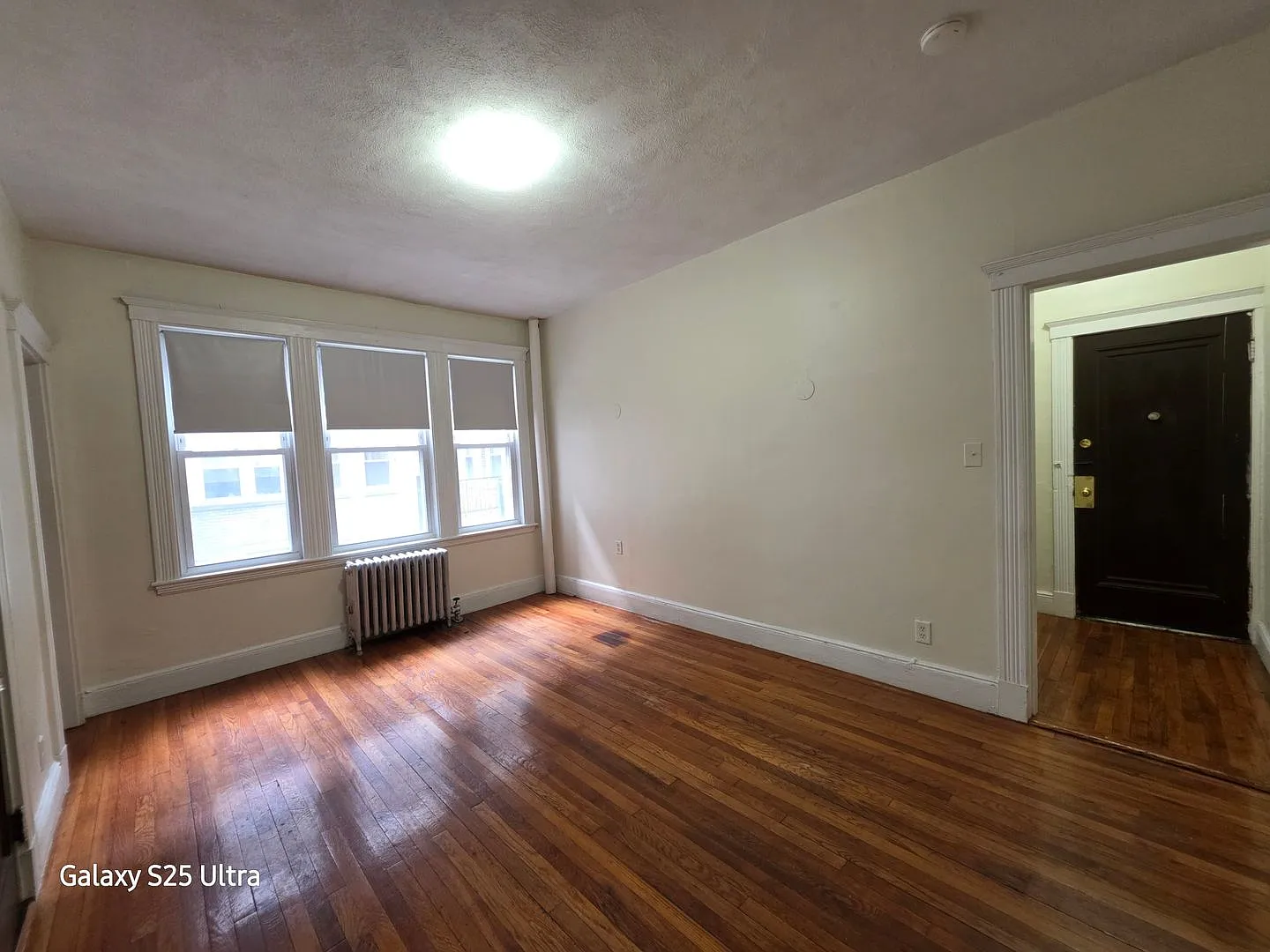 Central Brighton Location. Steps from the T Stop. Heat Hot Water Included. Elevator, Laundry on a... — Photo 2