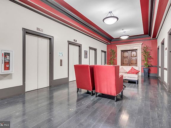 5th image of 111 S 15th St Penthouse P302