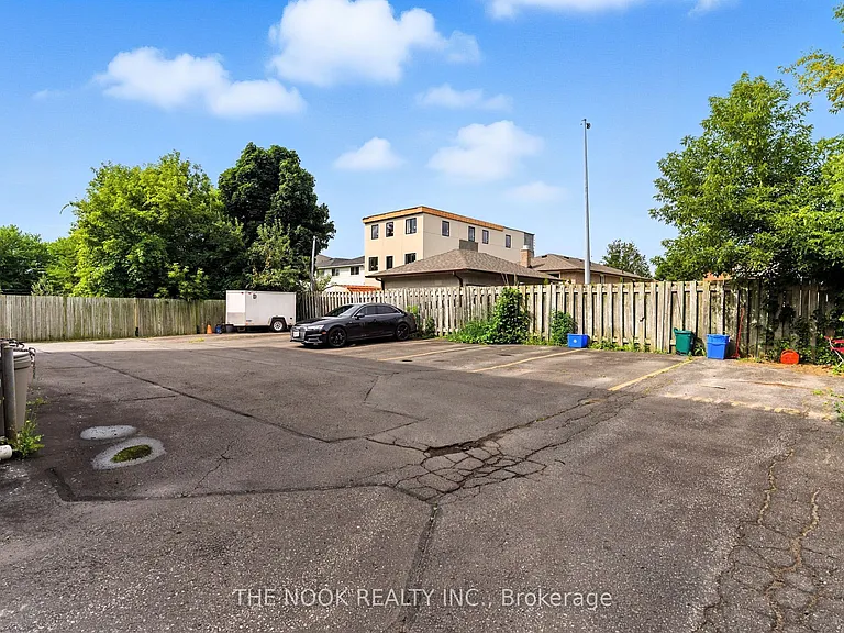 106 Cromwell Ave #21 — Photo 27