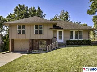 719 E 7th St, Papillion, NE 68046