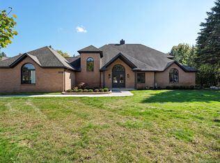 22463 Norfolk Ct, Novi, MI 48374