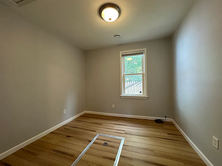 506 Tyson Pl — Photo 9