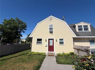 3 Mayberry Ct, Newport, RI 02840