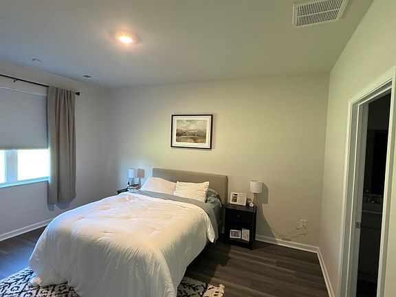 4th image of 405 Glade Ct