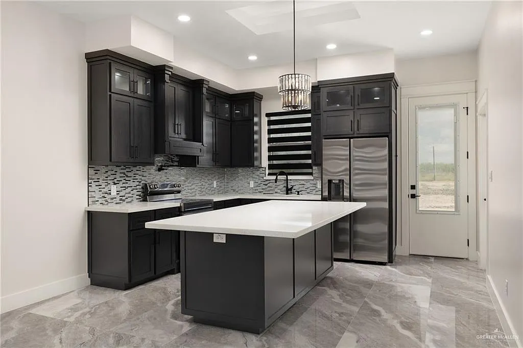 3 bed, 2.0 bath, 1250 sqft, $1,450 — Photo 4