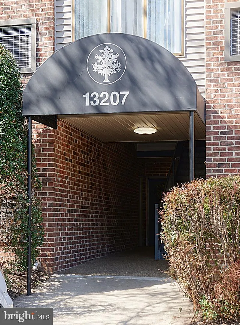 13207 Chalet Pl APT 104 photo 1