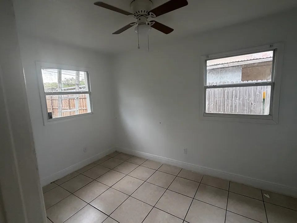 642 Encino Way