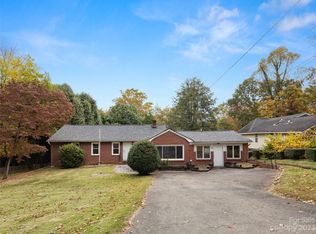 22 Greenbriar Rd, Black Mountain, NC 28711