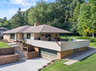 21390 Greenhill Rd, Waukesha, WI 53186