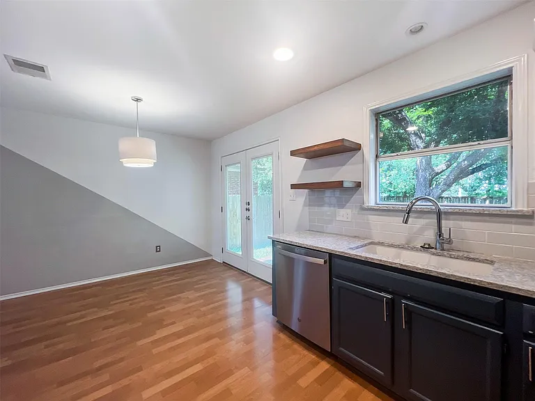 7521 Peabody Dr — Photo 10