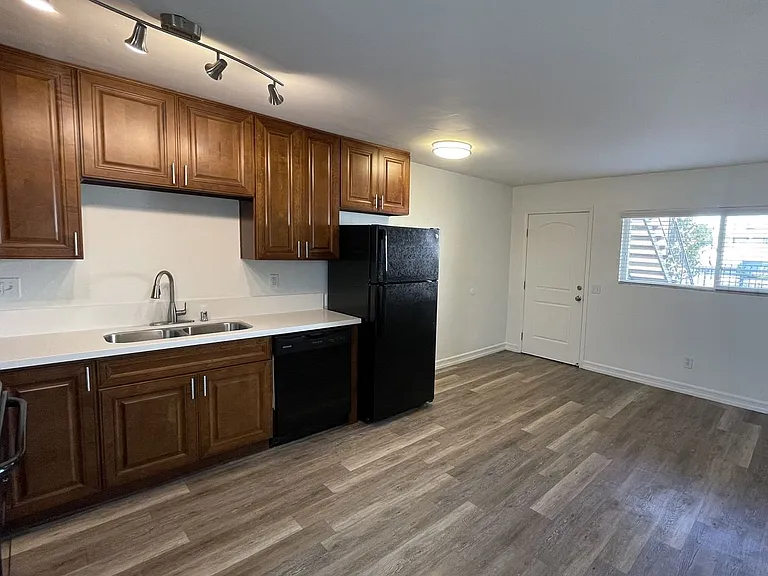 5005 Trojan Ave — Photo 4