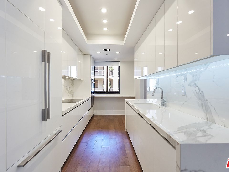 1st image of 2112 Century Park E #305