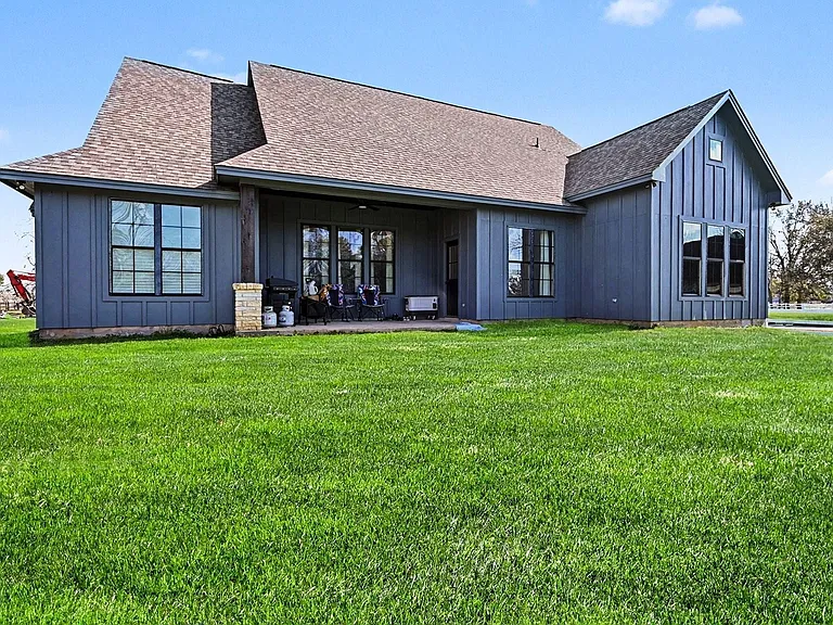 444 Mill Rd — Photo 28