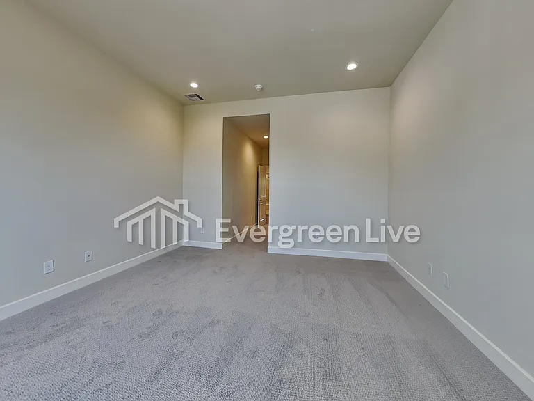 5734 Quinn Landing Rd — Photo 10
