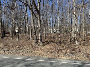 200 Washington Dr, Hawley, PA