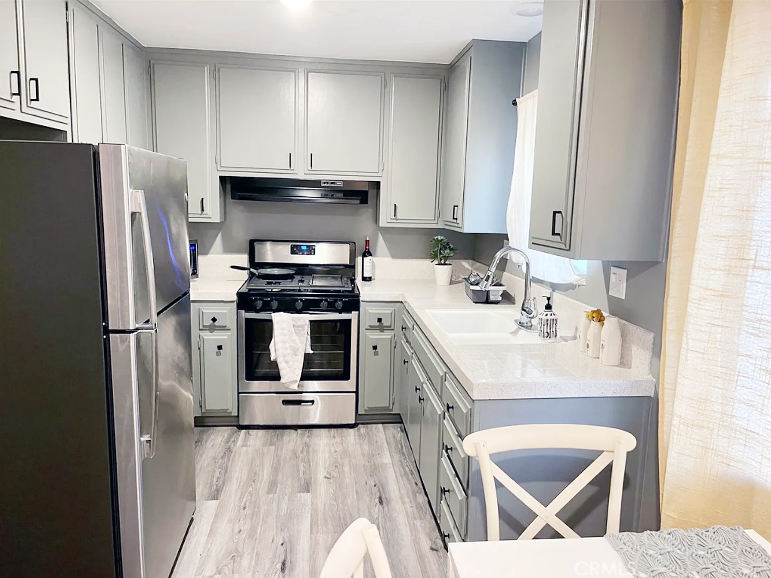 1 bed, 800 sqft, $2,400 — Photo 4