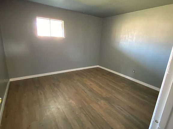 2nd image of 908 Circle Dr