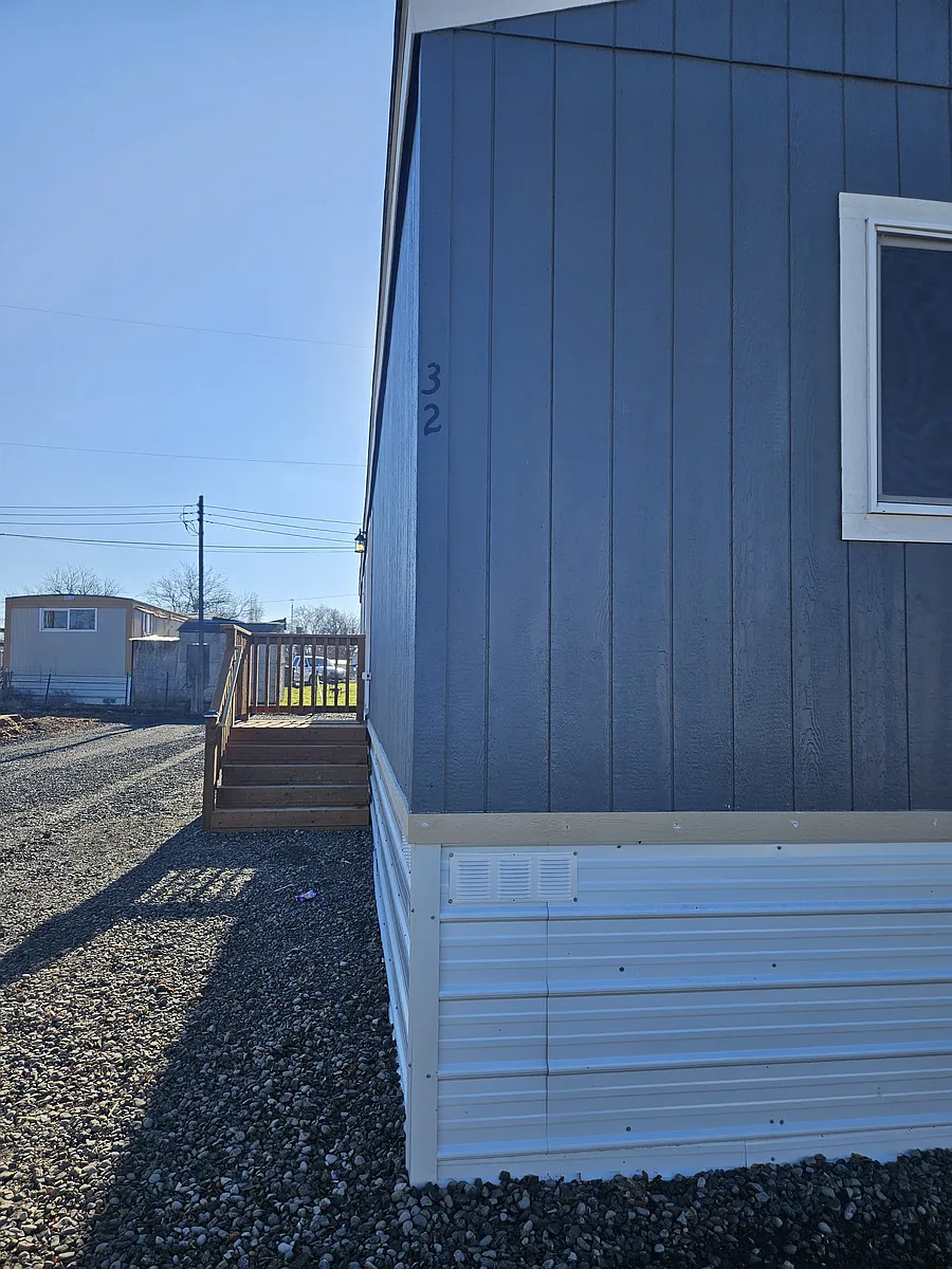 Building Photo - 200 W Hawthorne St #32