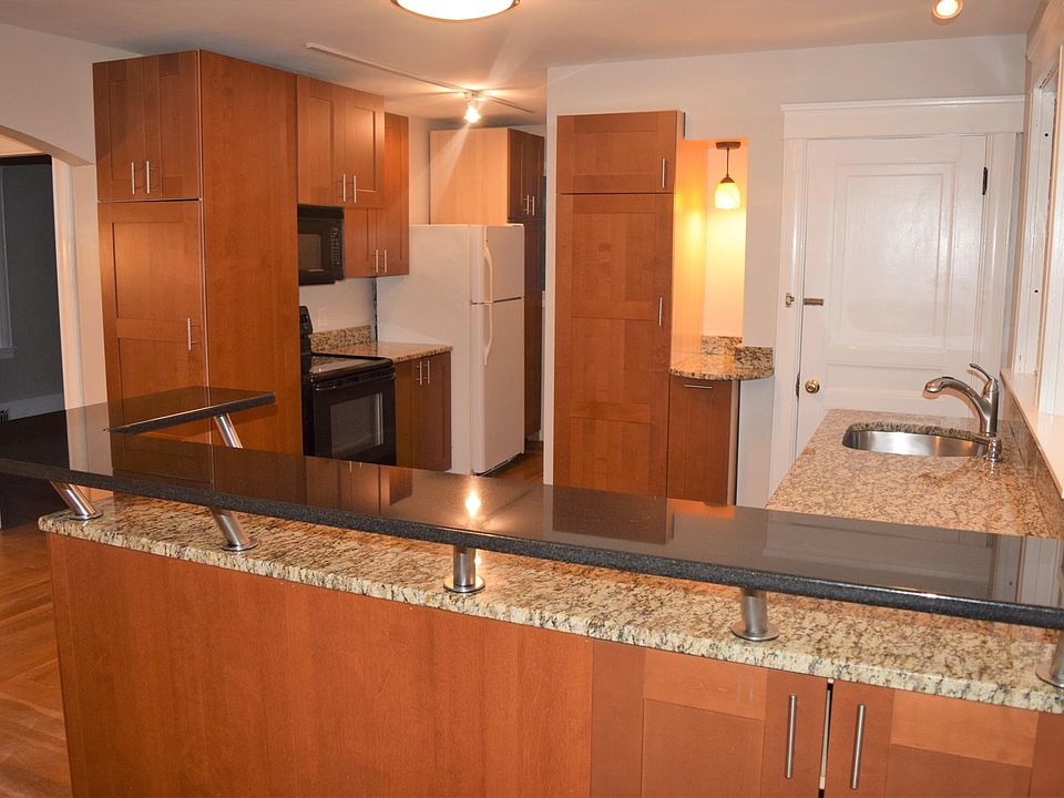 Kitchen island bar
