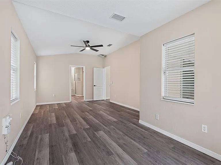 14 Colechester Ln — Photo 28