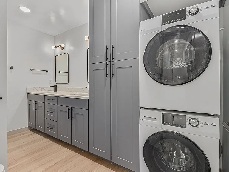 4108 E. Portland Street — Photo 10