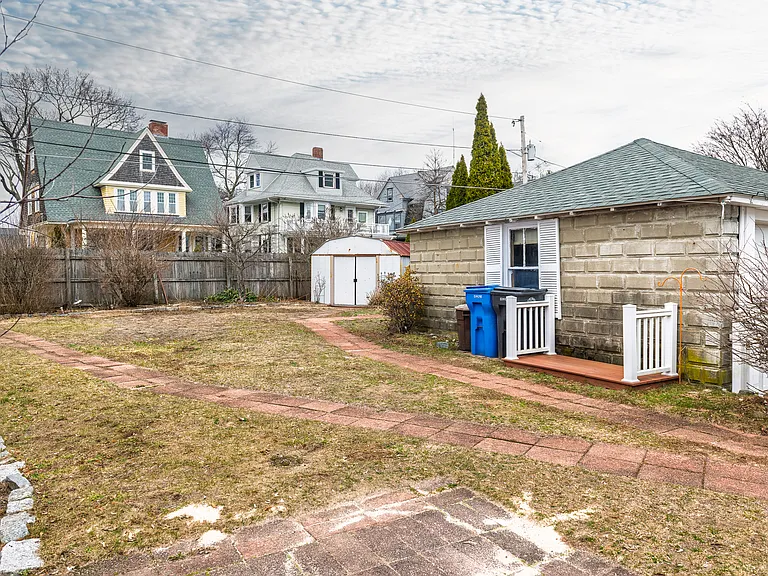 41 Berwick Ln — Photo 6