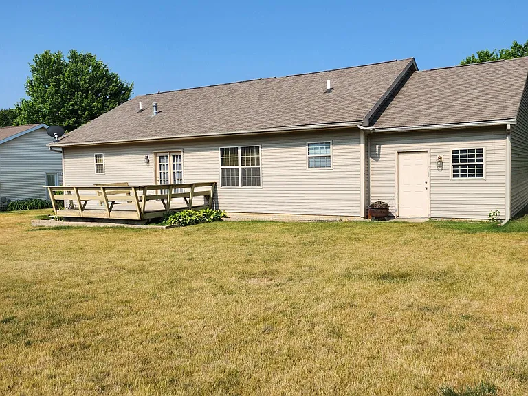718 Boulder Dr — Photo 2
