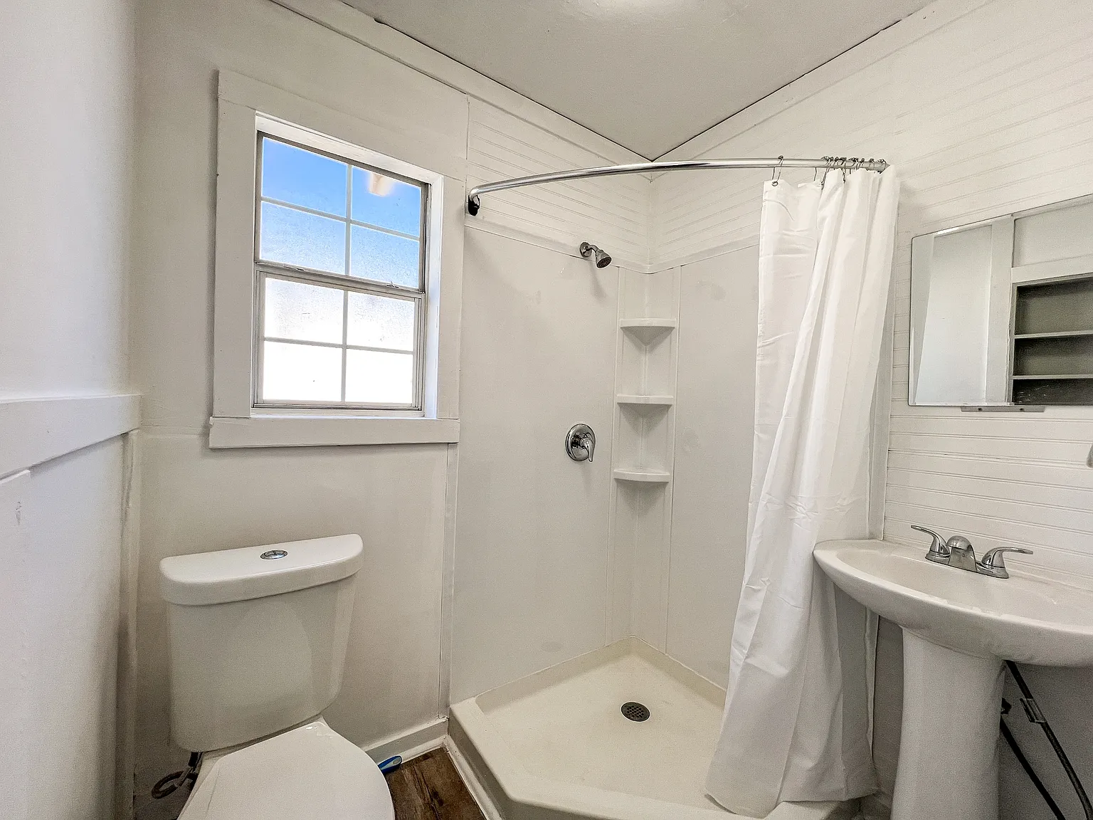 483 South Central Avenue - 1 — Photo 2