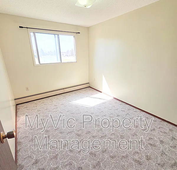 4804 46th Ave — Photo 8
