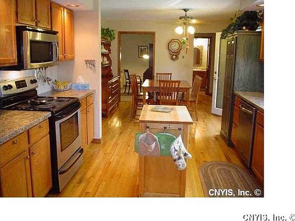3rd image of 7256 Leafcrest Ln