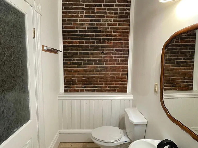 327 1st Ave NW #A — Photo 11