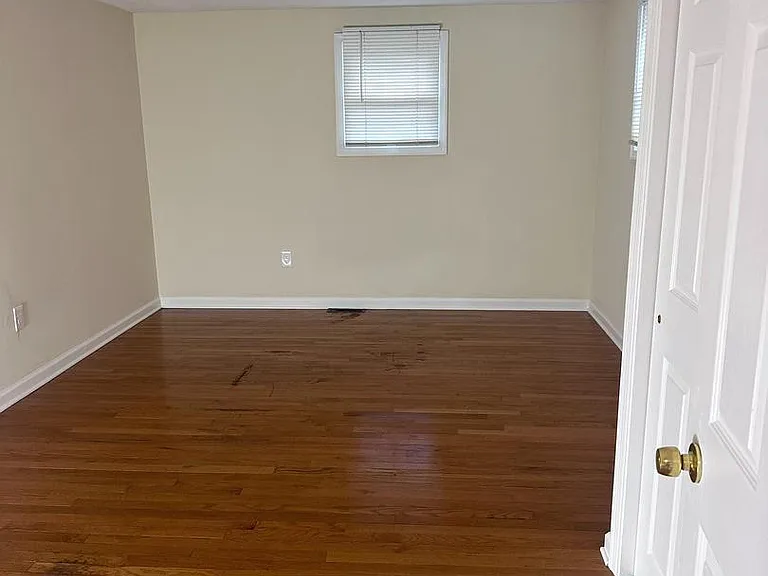 371 Easton Rd — Photo 13
