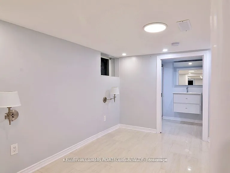 431 Kingston Rd #LOWER — Photo 13