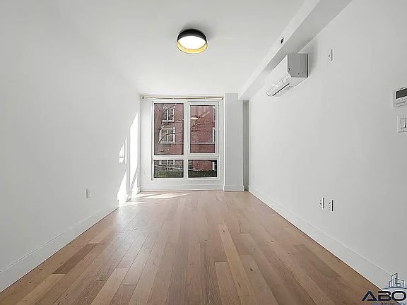 4th image of 154 Lenox Rd #4F