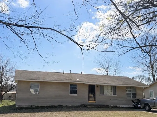 404 W Denton Ave, Sallisaw, OK 74955