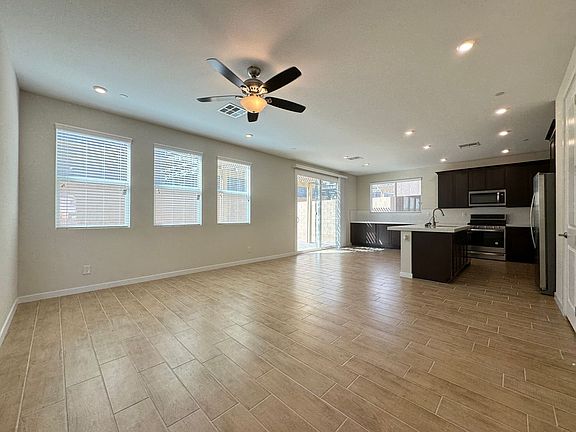 3rd image of 10631 Carnes Ave