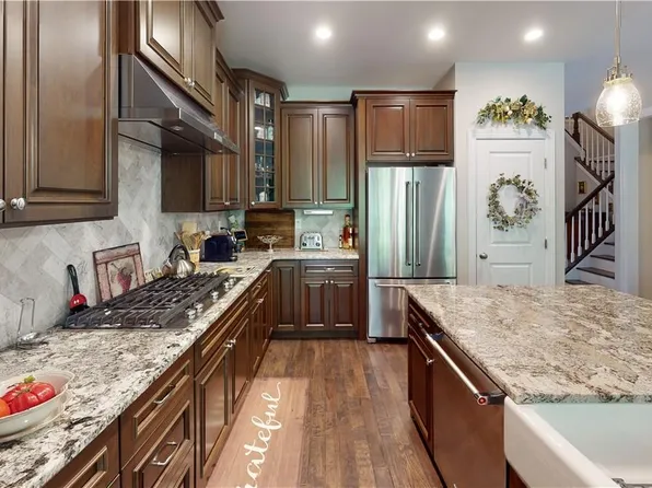 4 Hedges Court, Cortlandt Manor, NY 10567